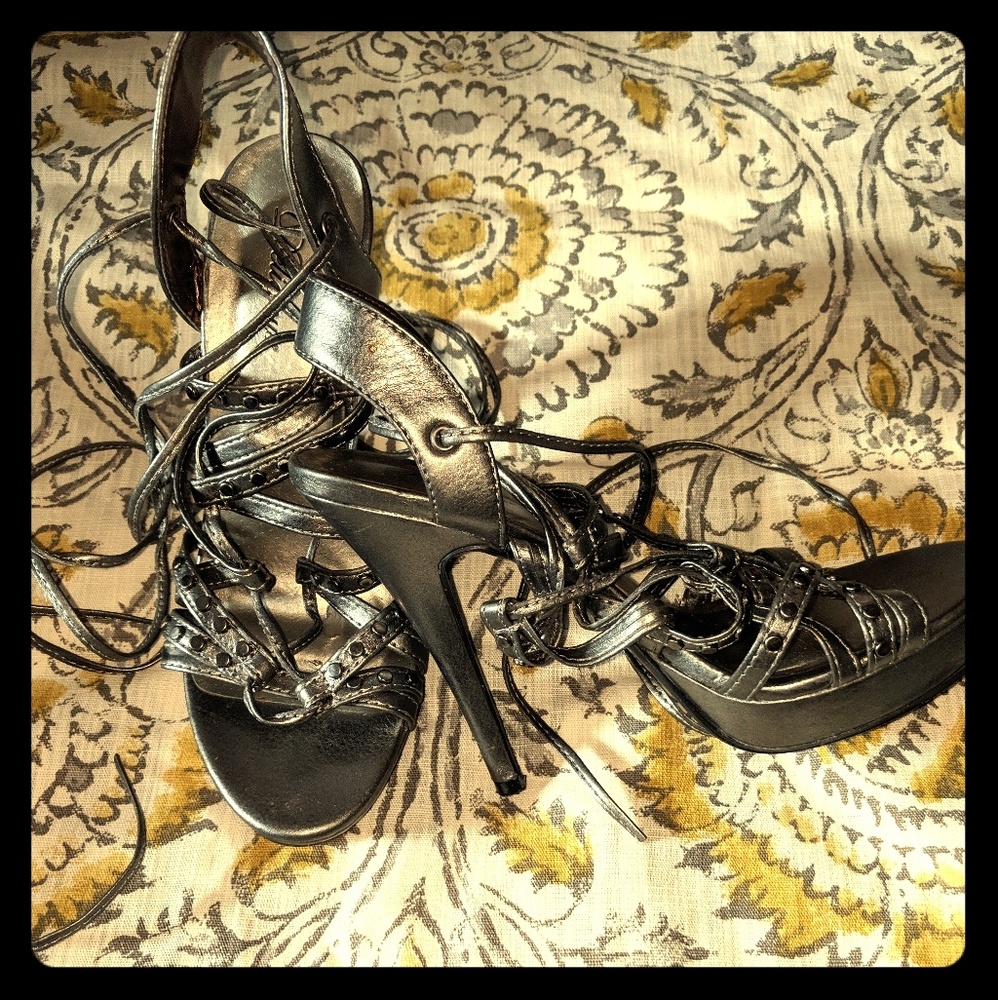 Sexy strappy heeled sandal with stiletto heel.